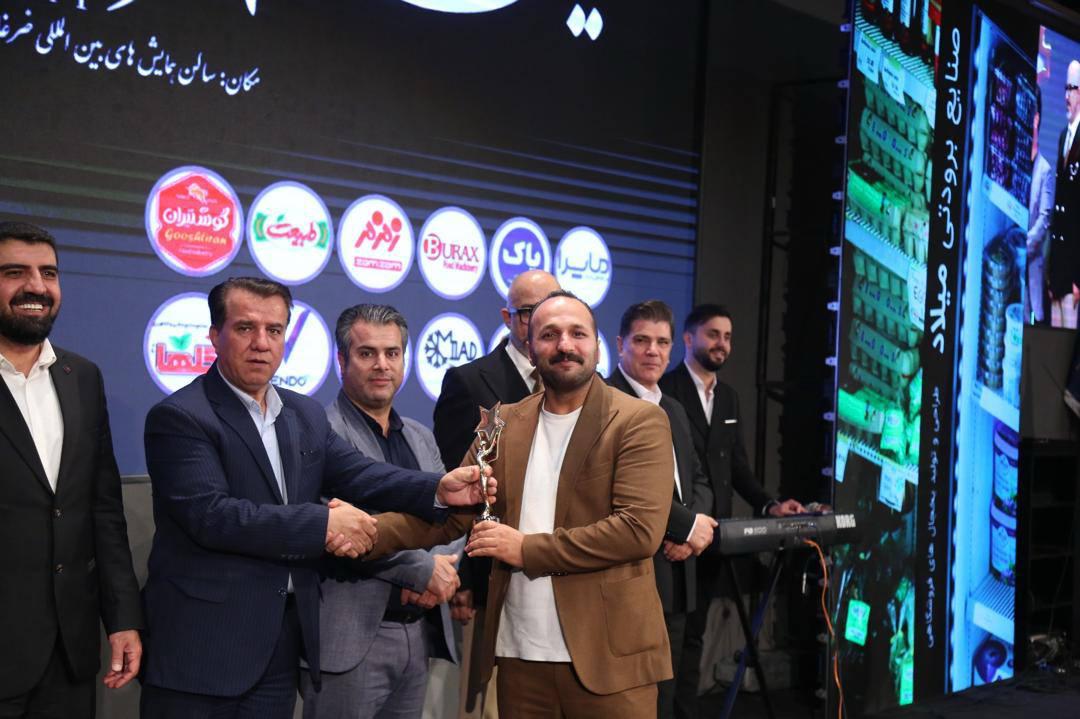 سروش شفا؛ آقای سوخاری ایران، برای سومین بار پیاپی در میان ۱۰۰ برند برتر رستورانی کشور